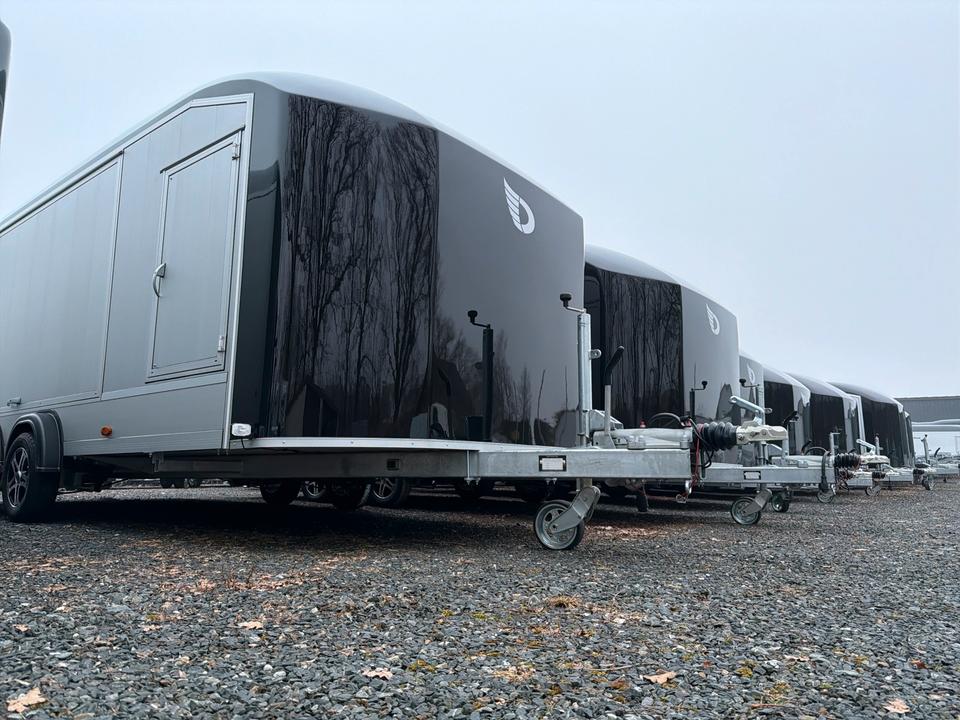 Debon Roadstar C2000 Facelift Enclosed Auto Transporter Trailer