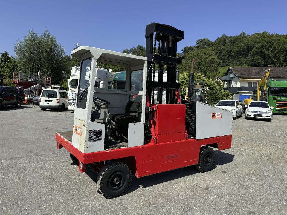 BP Battioni & Pagani Side Stacker 2.5 Ton Capacity