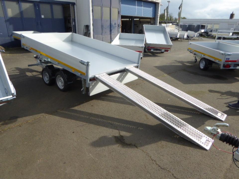 Eduard 3318 Three-Sided Tipper Trailer | 2.7 t | Hand Pump | including ramps and supports | 330 x 180 x 30 cm | Loading height 63 cm