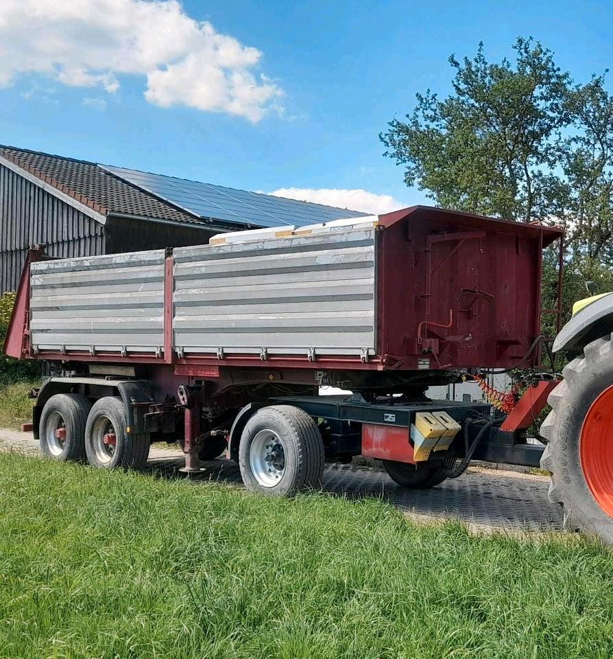 Schwarzmüller 2-Axis Three-Sided Tipping Trailer