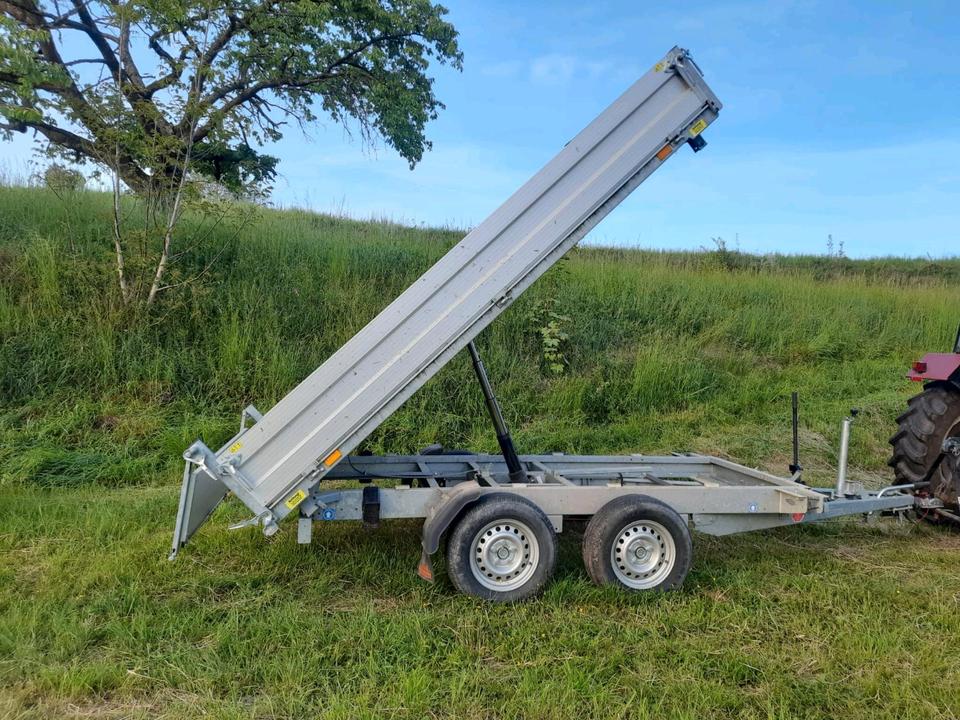 Three-way tipping trailer 2.7 t