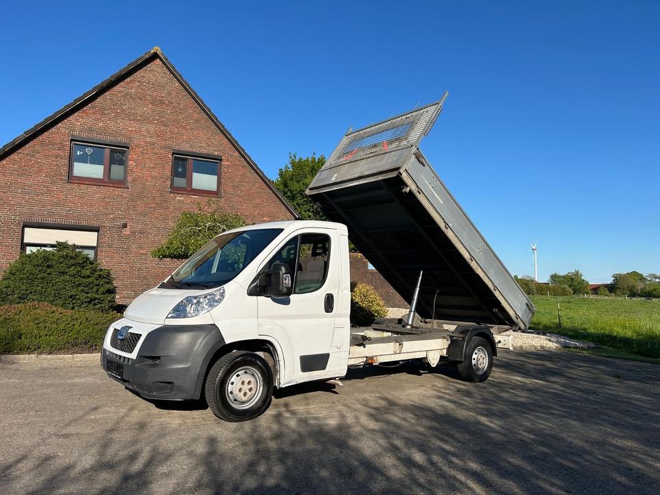 Peugeot Boxer HDi Three-Sided Tipper with 3.7 m Loading Area and Tow Hitch