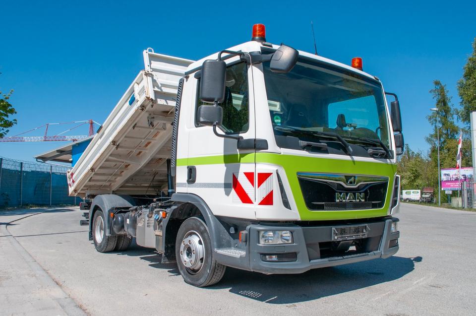 MAN TGL 8.190 Meiller 3-Side Tipper with 2x Tow Hitches and Air Conditioning