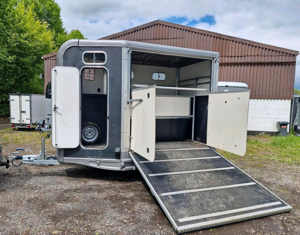 Equi Trek 2-Horse Trailer with Aluminum Floor, Tack Room, and Side Ramp