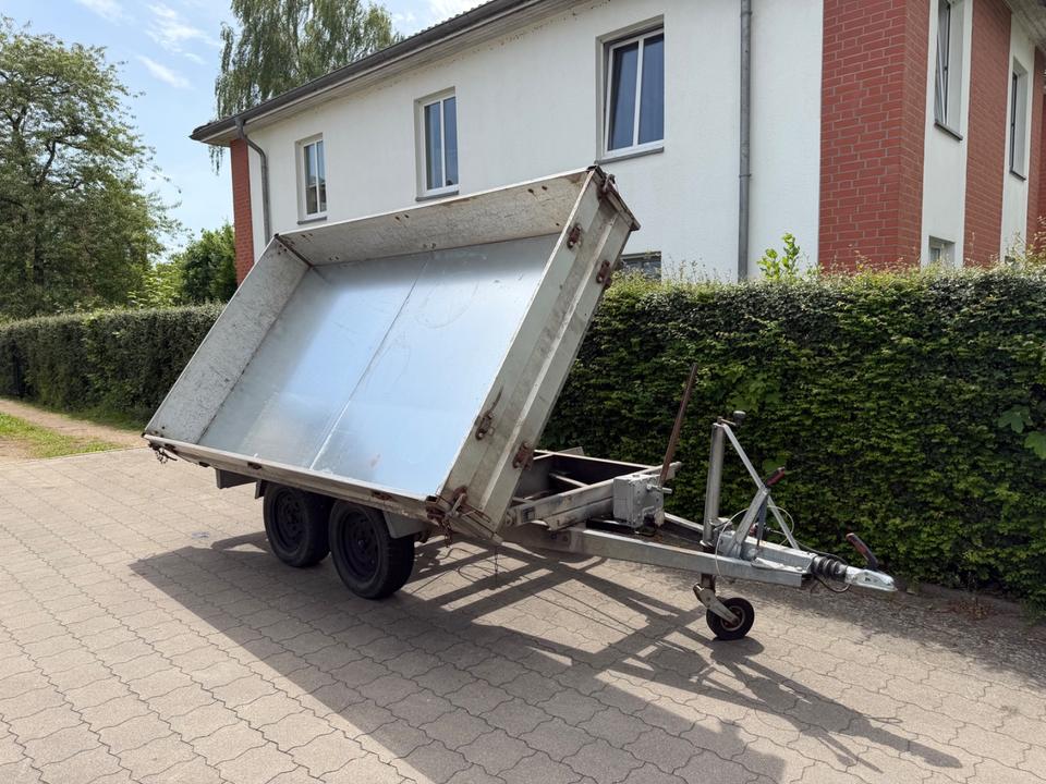 Humbaur HTK 2500 Three-Sided Tipping Trailer