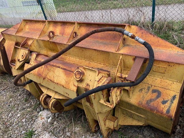 Side tipping bucket, 2.90 m wide