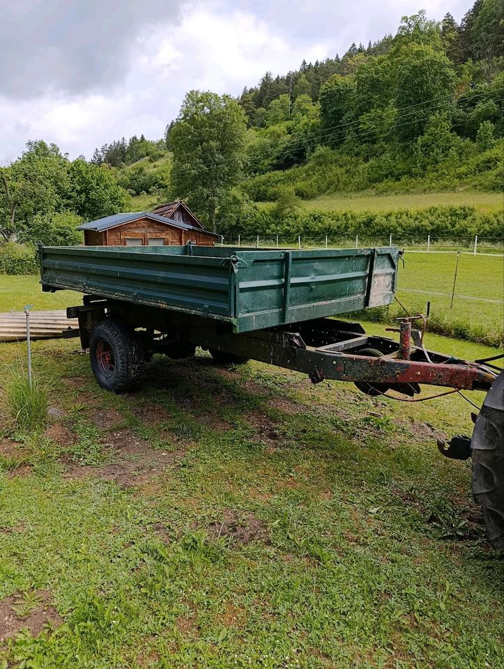 Three-Sided Tipper Trailer with Parking Brake