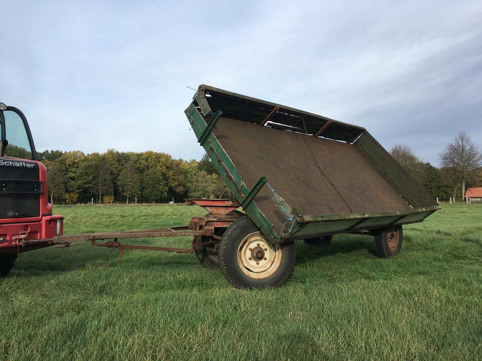 Maack Two-Sided Tipping Trailer with Rack-and-Pinion Tipping (Manure)