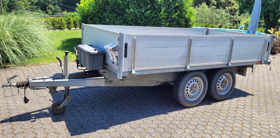 Three-Sided Tipping Trailer, Galvanized, with Electric Pump and Tarpaulin