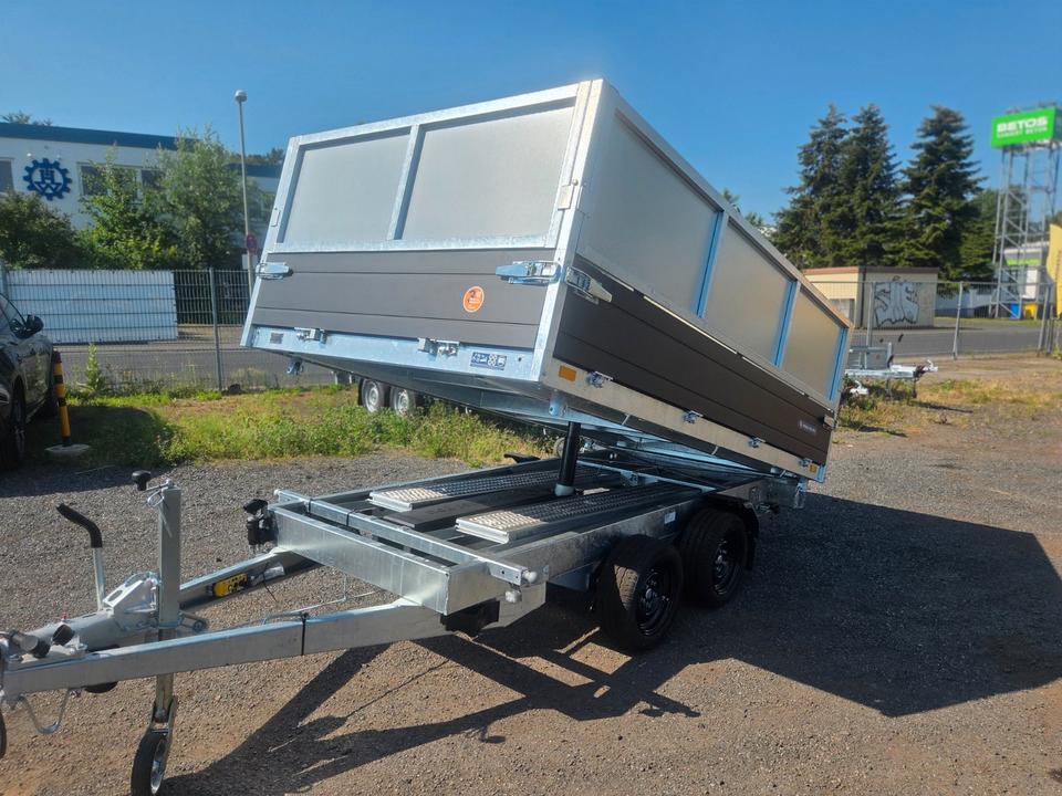 SARIS Three-Way Tip Trailer 3.5 t with Electric Operation, Ramps and Steel Sheet Attachment (Black Edition)