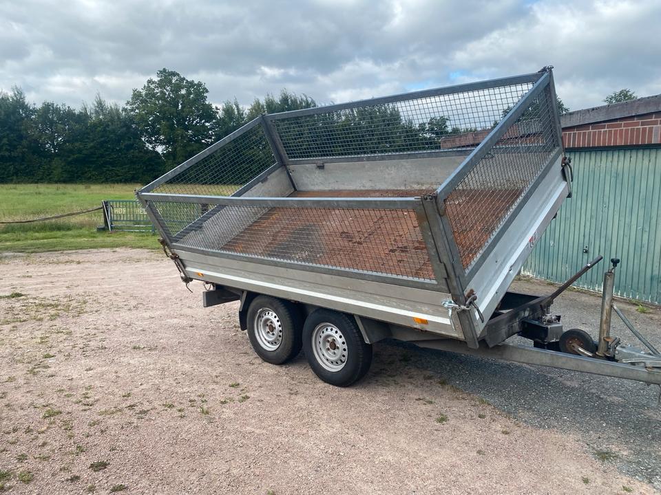 Humbaur Three-Sided Tipper Trailer