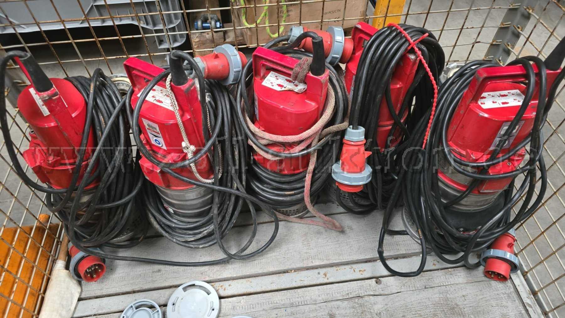 1 Lot: Equipment and Gear - 38 Pieces for DIY Enthusiasts