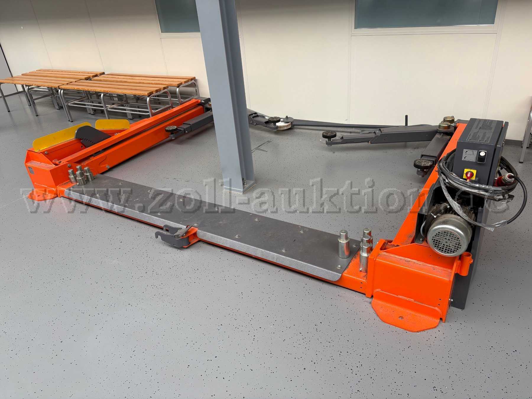 Mobile 2-Post Car Lift by Finkbeiner