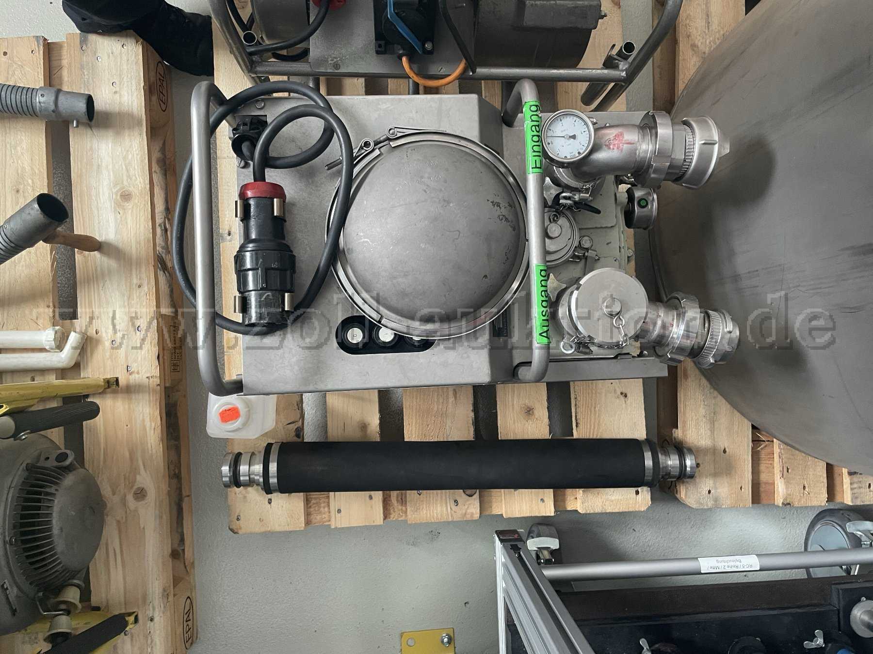 ELRO Hazardous Goods Pump with Spare Hose