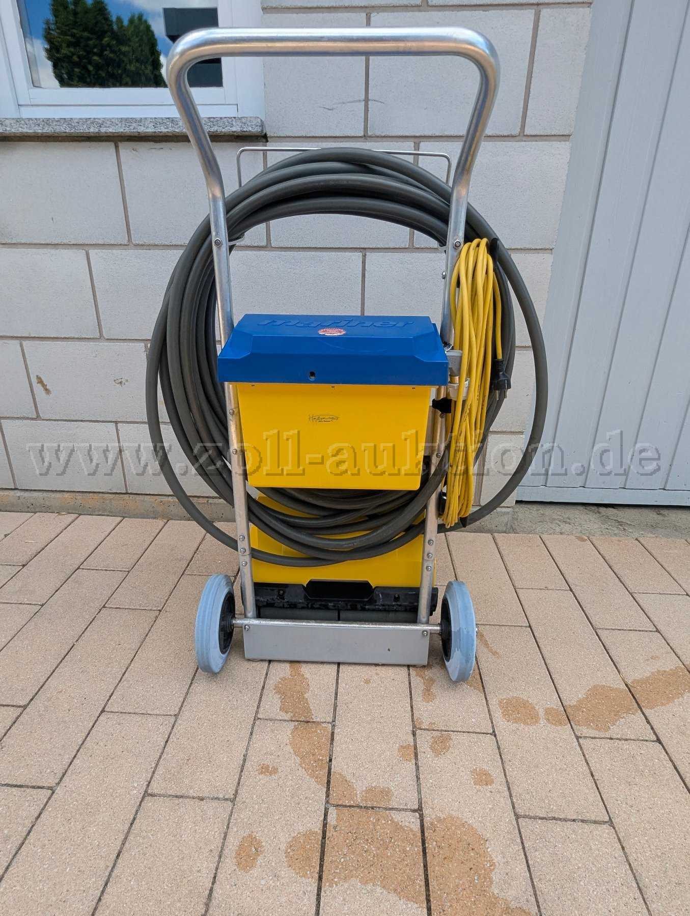 CP01-122641 Clubliner Pool Cleaning Robot by Mariner